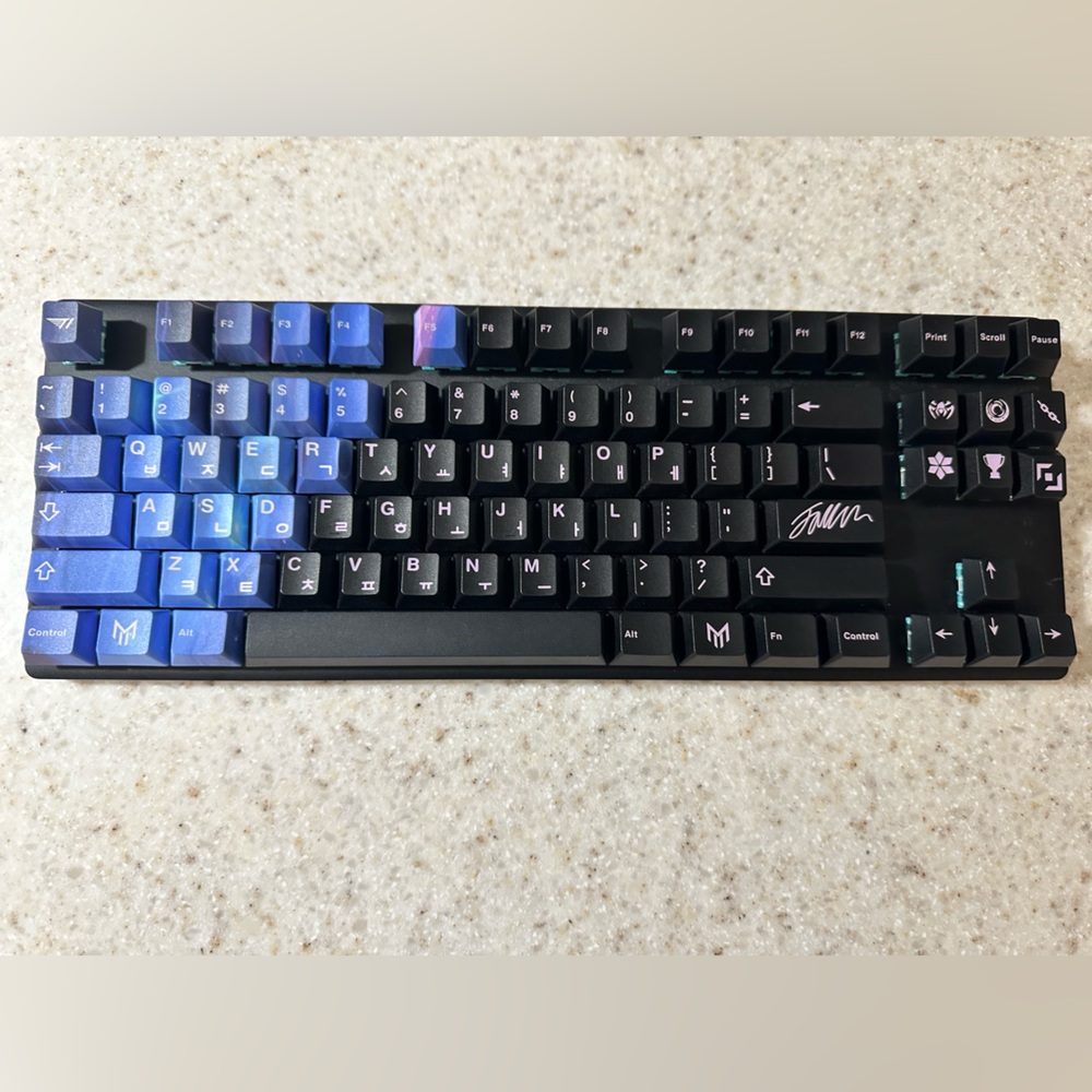 Hyper X Gaming Keyboard with Galaxy Keycaps